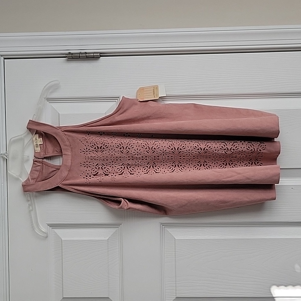 NWT Taylor & Sage Halter Top